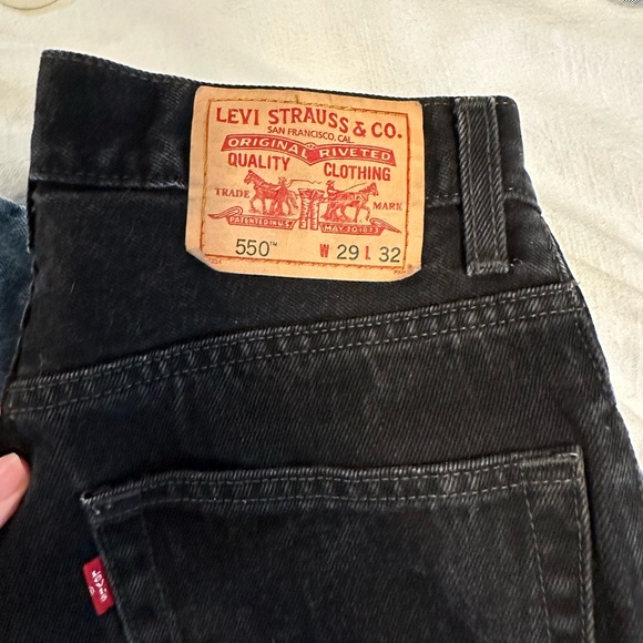 Levi’s 550 Jeans - Picture 3 of 6